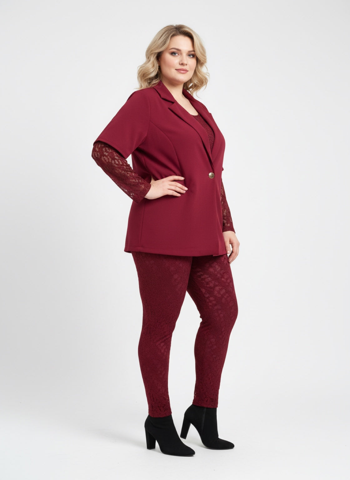 Completo in pizzo curvy