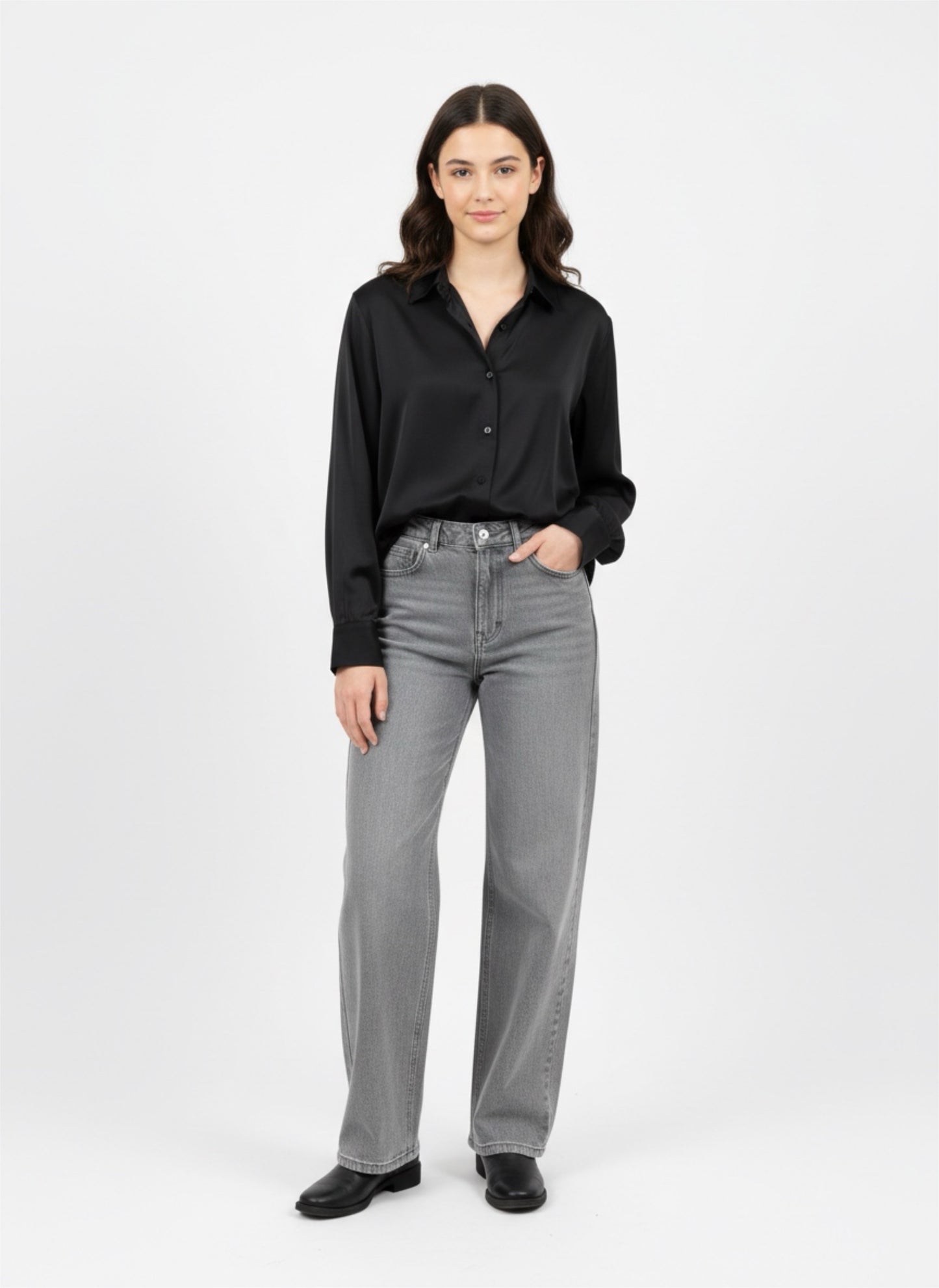 Jeans grigi a gamba dritta