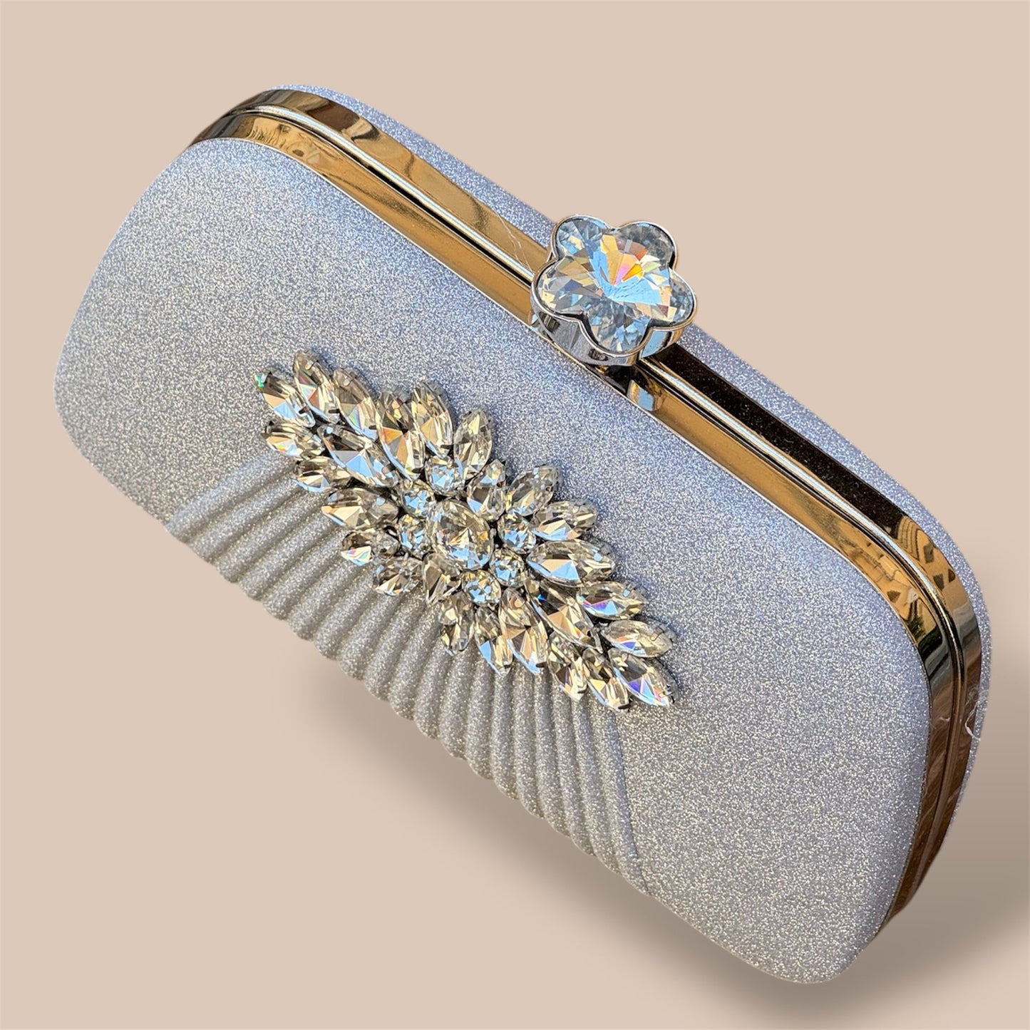 Clutch Glitterata con Dettaglio Gioiello e Fermaglio a Diamante