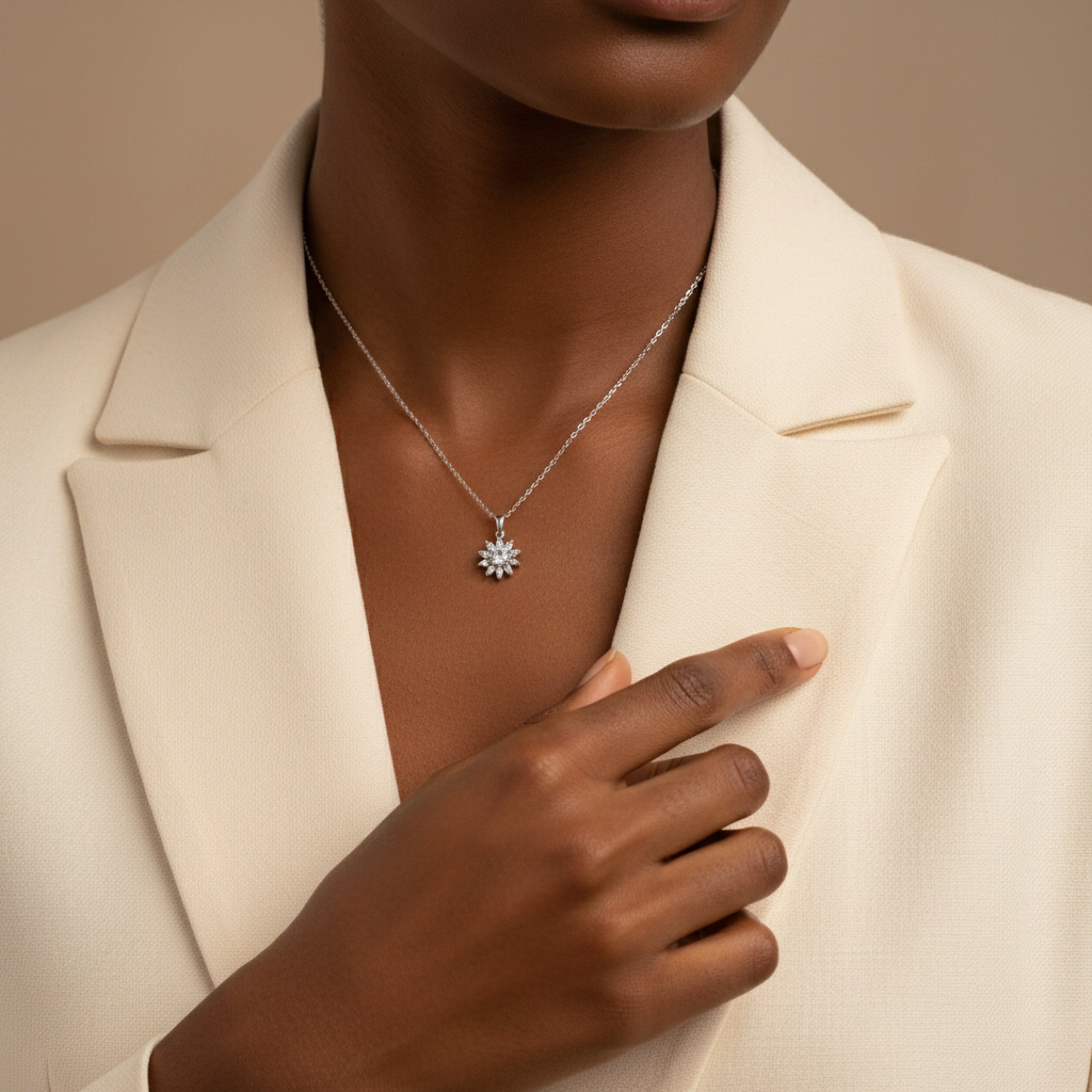 Collana Fiore con Strass – Acciaio Inox