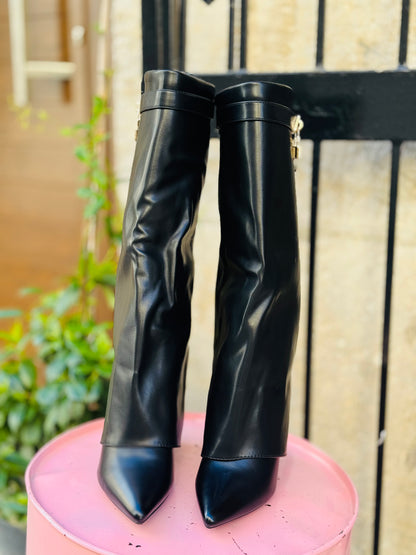 Stivali neri con dettaglio dorato