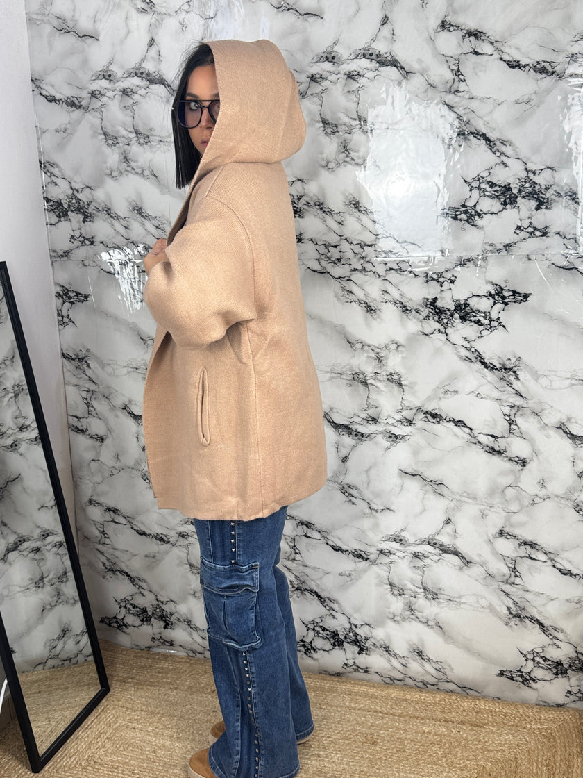 CARDIGAN CON CAPPUCCIO — “Soft Camel”