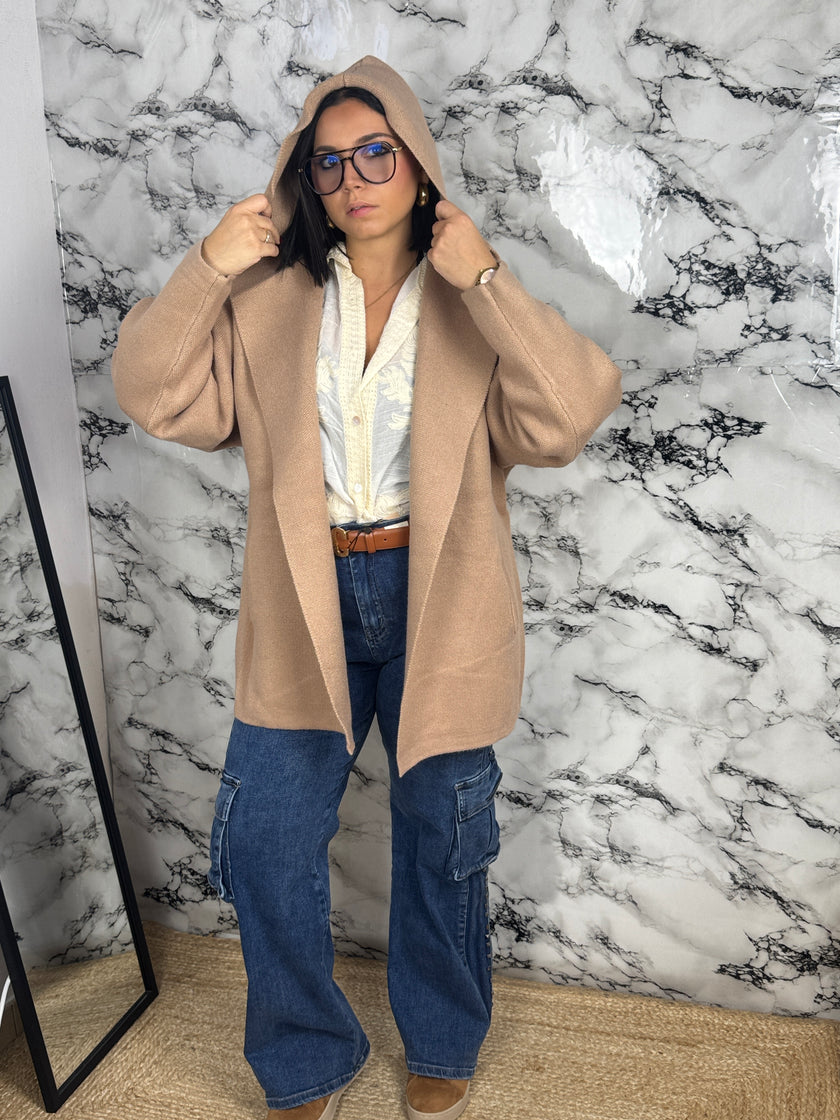 CARDIGAN CON CAPPUCCIO — “Soft Camel”
