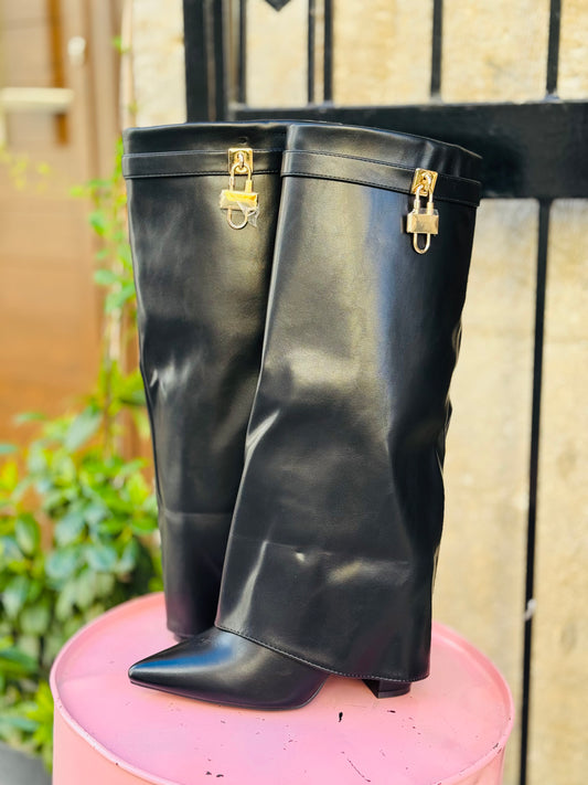 Stivali neri con dettaglio dorato