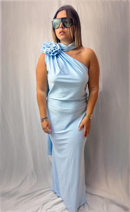Abito Azzurro Monospalla con Fiore e Foulard — Linea Curvy